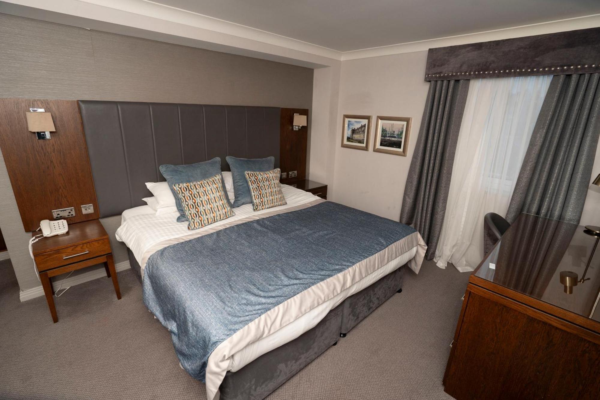 Golden Lion Hotel Stirling Dış mekan fotoğraf