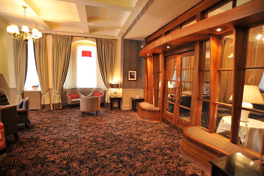 Golden Lion Hotel Stirling Dış mekan fotoğraf